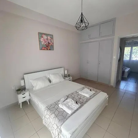 Aktis 3 Near Airport Apartment