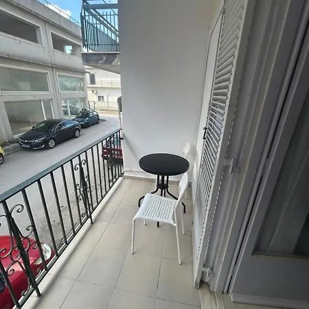 Aktis 3 Near Airport Apartment *